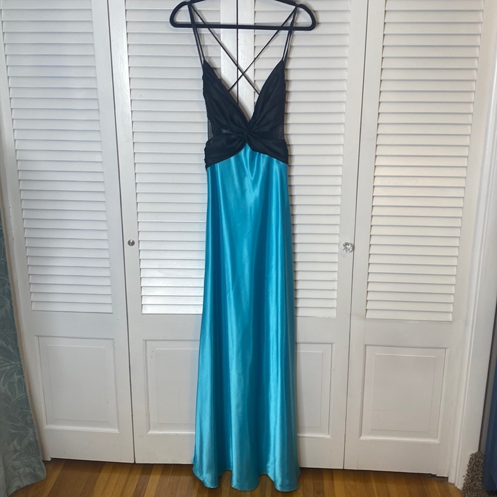 Faviana New York | NWT Blue and Black Sleek and Sexy Dress | Size 11/12